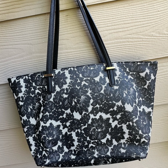 Kate Spade Black and White Lace over the shoulder bag - Picture 3 of 6